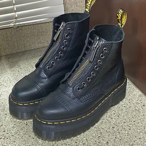 Dr. Martens Sinclair boot
